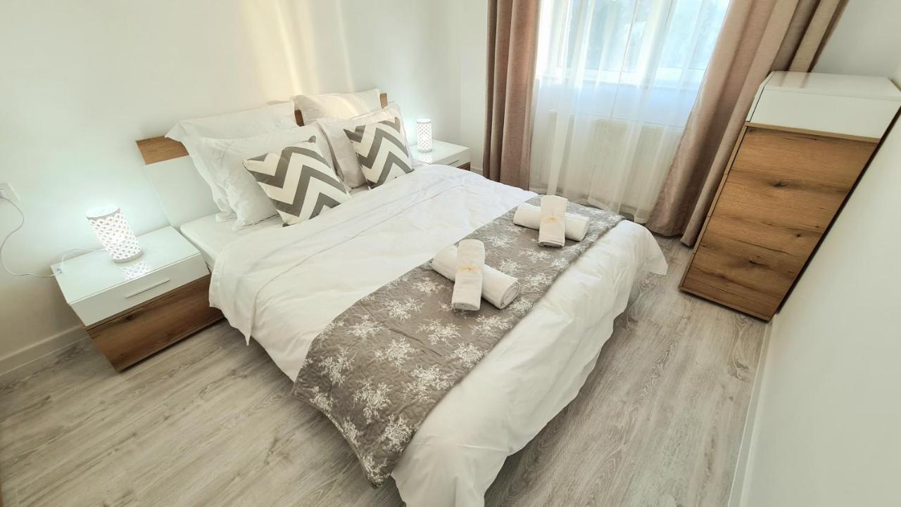 Bright Stylish Apartment In Pitesti Piteşti Kültér fotó