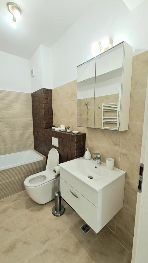 Bright Stylish Apartment In Pitesti Piteşti Kültér fotó